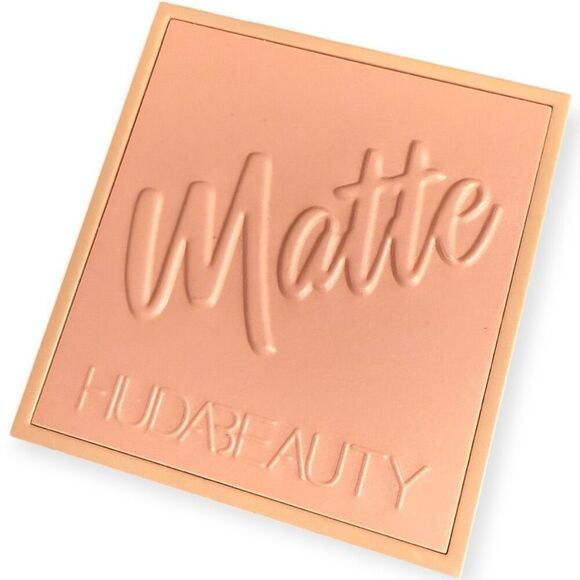 Huda Beauty Cool Matte Obsessions Palette - Picture 3 of 4